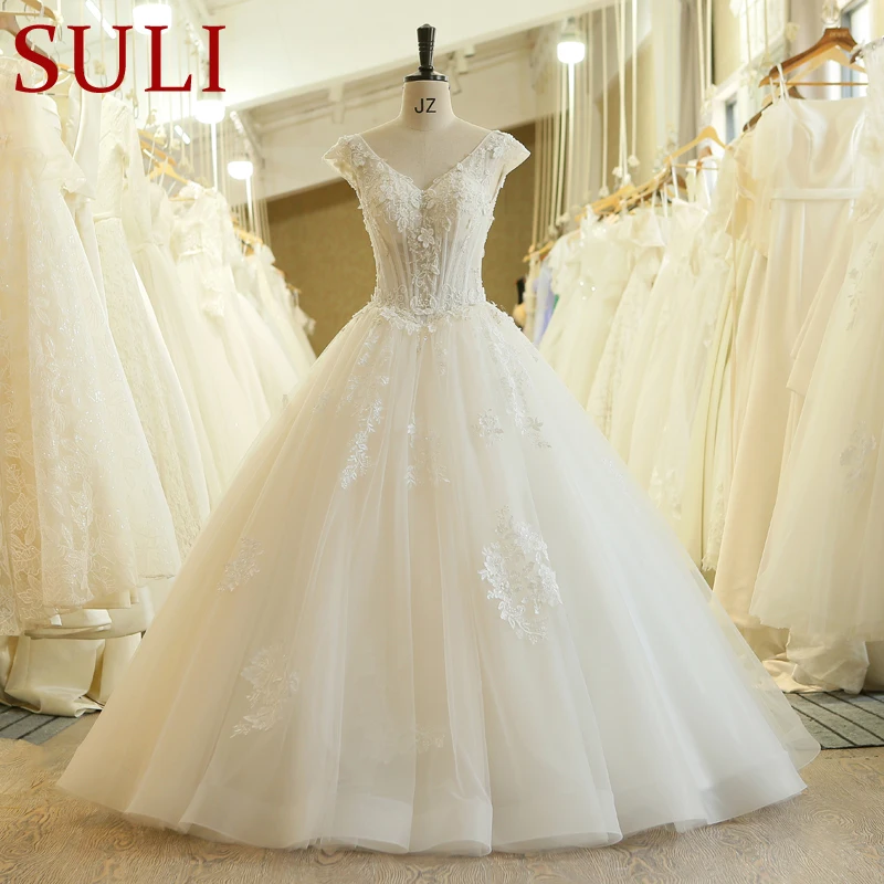 

SL-612 Beatiful Pearls Beading Cap Sleeve Dubai Wedding Dress 2019 Ball Gown Backless Embroidery Vintage Bridal Wedding Gown