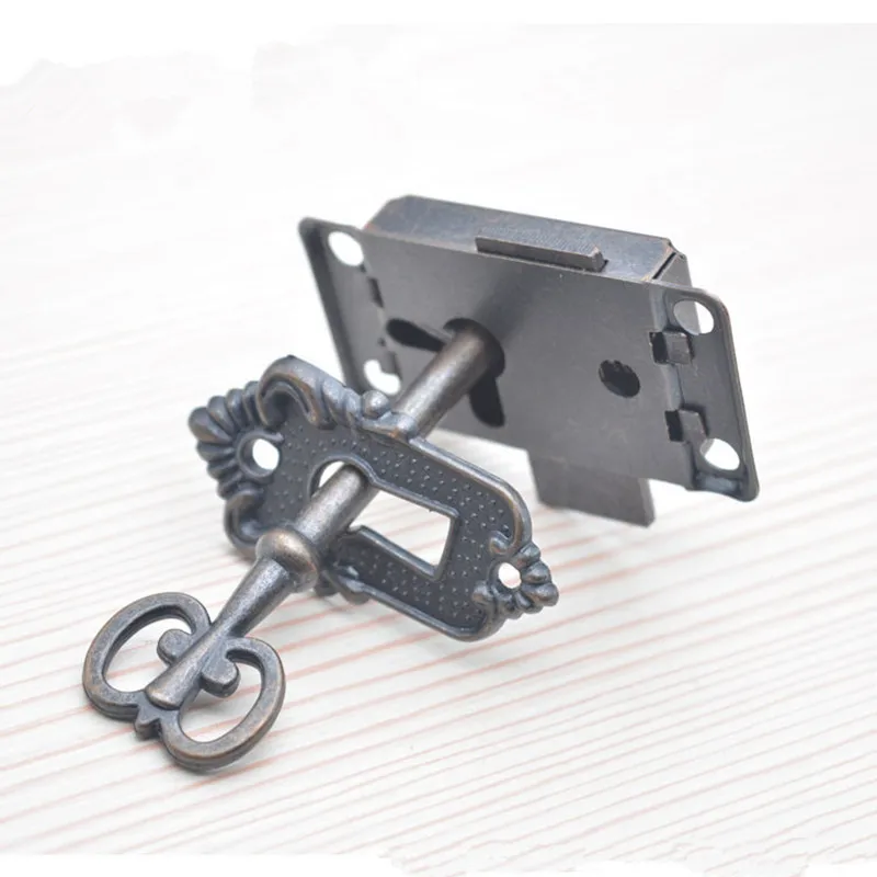 1pcs New Cabinet Door Lock Set Key Antique Quartet Classical Lock Decorative Furniture Kitchen Box Drawer Lock QDD9578