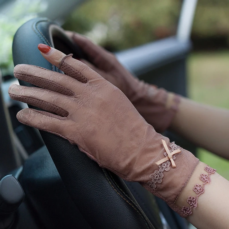 Woman Gloves New Summer Sunscreen Female Thin Elastic Ice Silk Non Slip Driving Anti UV Short Style Sweet Lace FS17|Женские перчатки|