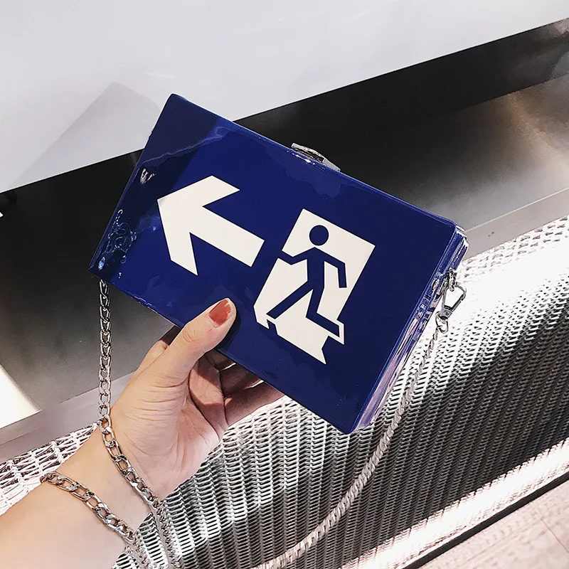 

fashion women hard PU leather chains shoulder bags messenger bags 2018 winter new arrival female hasp flap bags handbags