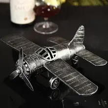 Винтажный металлический боевой самолет Миниатюрная модель стальной сувенир ручной работы подарок орнамент для украшения комнаты и искусства коллекционные