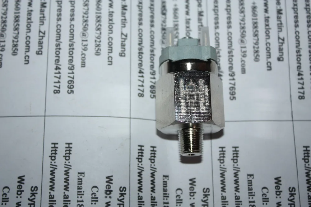 

Lonati GL615 GL61QSocks Machine Use Oil Pressure Sensor 0515781