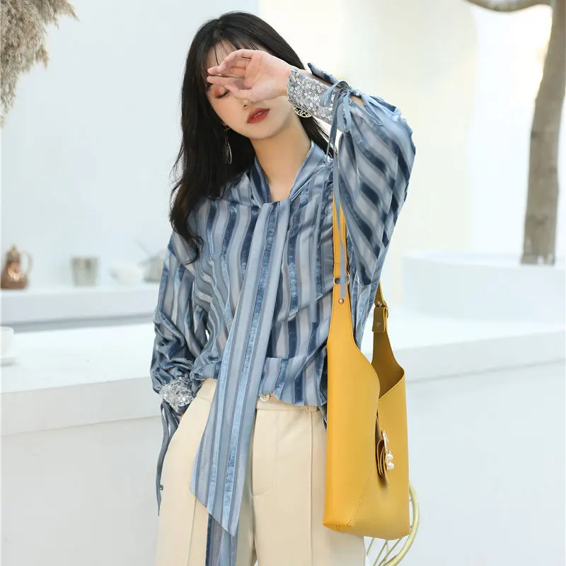 جديد المرأة القطيفة قميص الربيع و الصيف 2019 عارضة خمر جلد وشاح طوق خليط شريط فضفاض القطيفة قميص قمم جديد المرأة القطيفة قميص الربيع و الصيف 2019 عارضة خمر جلد وشاح طوق خليط شريط فضفاض القطيفة قميص قمم