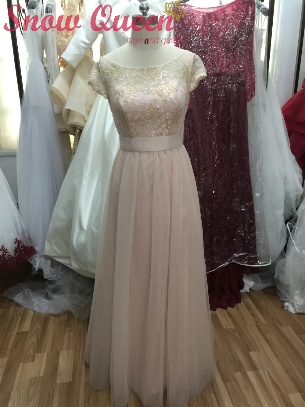 2016 New Arrival Wedding Guest Dresses Scalloped Short Sleeves Gold