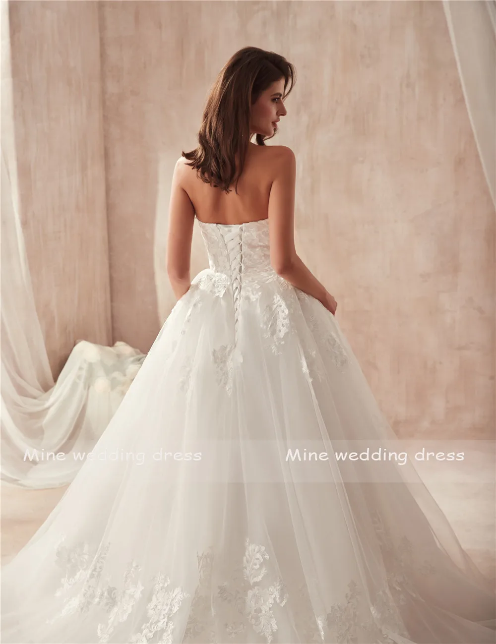 Pretty Organza Strapless Ball Gowns Wedding Dress Lace Applique