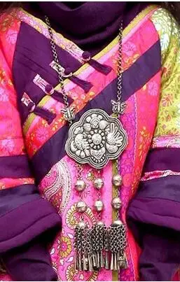 

National wind pure Miao Silver Long life lock super exaggerated long necklace sweater chain Erlongxizhu