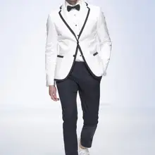 Белые мужские свадебные костюмы лацкан с тупым углом женихи смокинги 2 шт. взлетно-посадочной полосы человек костюм Slim Fit Две кнопки Groomsmen костюмы куртка+ Штаны+ галстук