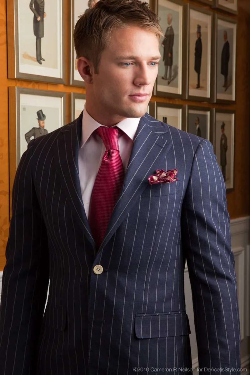 2017 Italian Style Bespoke Navy Blue Groom Tuxedos 3 Piece Slim Fit