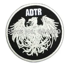 ДНЕМ, ЧТОБЫ ПОМНИТЬ ADTR Music Band Вышитый ЛОГОТИП НОВОГО ЖЕЛЕЗА ПО и ПРИШИТЬ Патч Heavy Metal Нестандартная конструкция патч доступен
