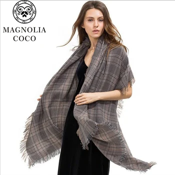 

Thousands of birds lattice scarves classic cloak cloak women winter shawl dual-use Korean version of the large wild warm scarf
