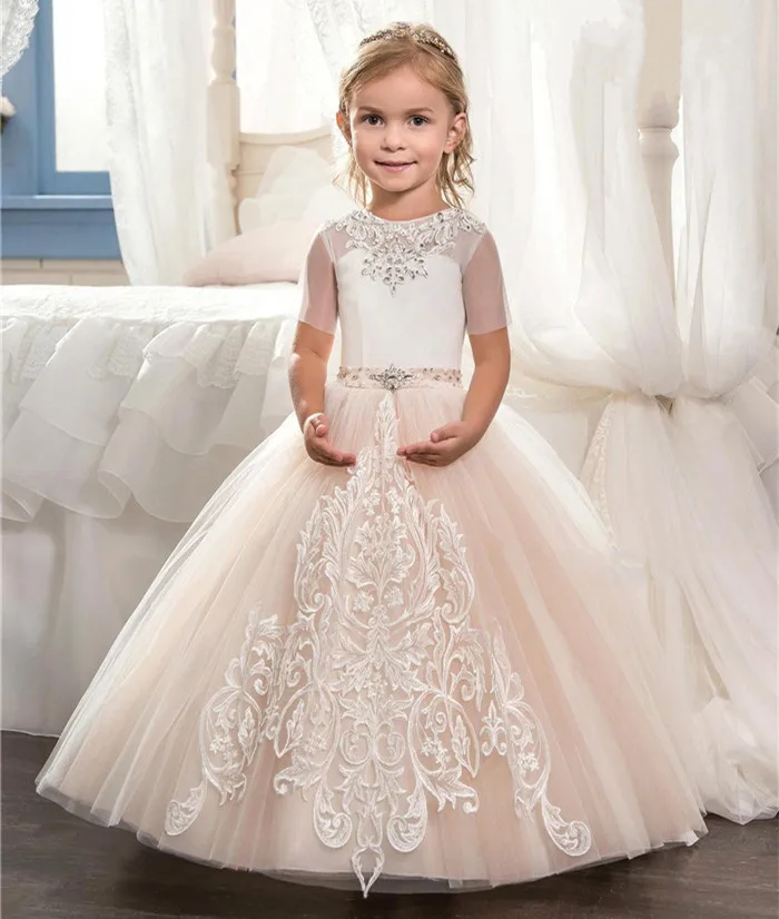 

Lovely Ball Gown Flower Girl Dresses For Wedding Lace Appliques O Neck Child First Communion Dresses with Sash Custom Made