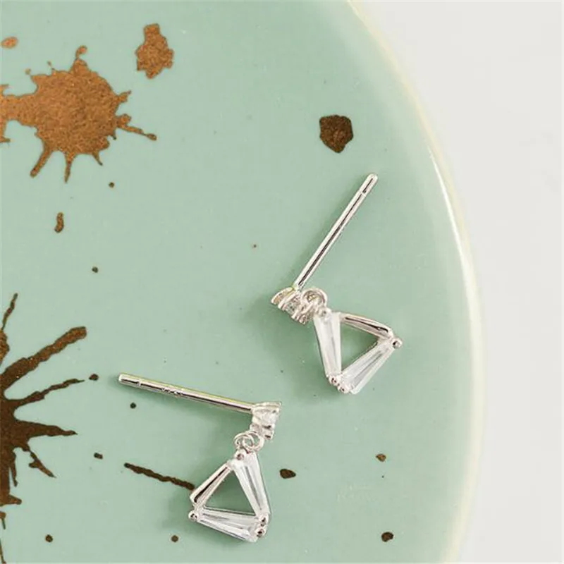 

LULU-PIG Popular new mini delicate triangle micro insert geometric creative 925 sterling silver earrings 6M--21