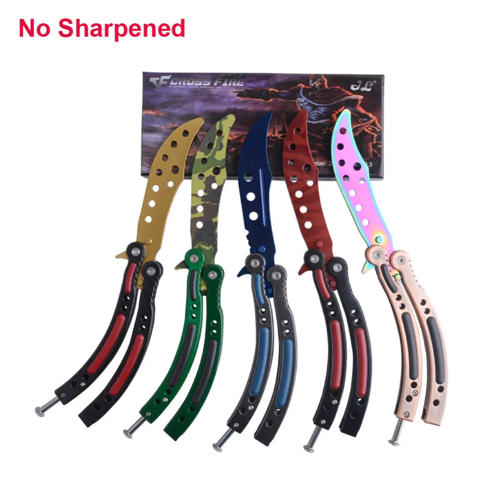 Baratos Nuevo juego colorido mariposa en cuchillo hoja opaca sin afilar cuchillo Balisong entrenamiento bolsillo CS GO Karambit cuchillo mariposa