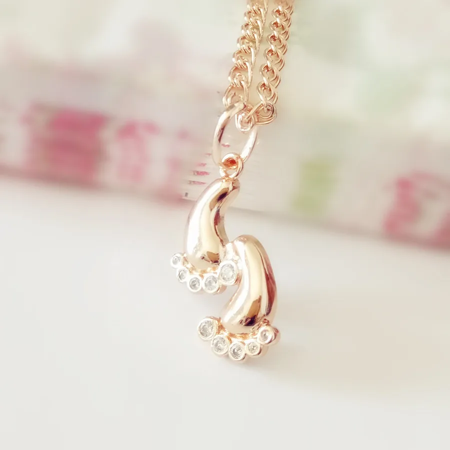 

Women Pendants 2018 New Fashion Gold Color Jewelry Cute Cubic Zircon Feet Shape Necklaces & Pendants