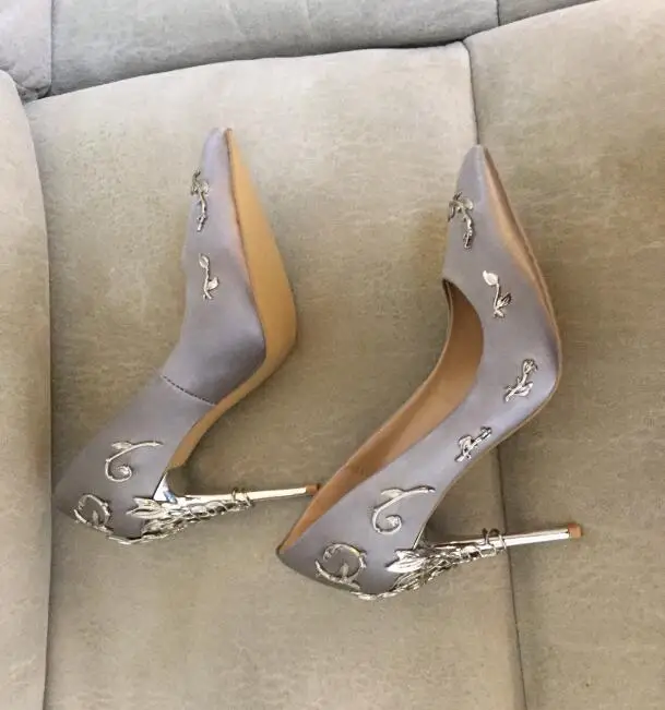 Взрывные модели с красивыми туфлями на высоких каблуках элегантные остроносые фиолетовые бархатные туфли Модный золотой цветочный обувь официальная Вечерние - Цвет: Серебристый