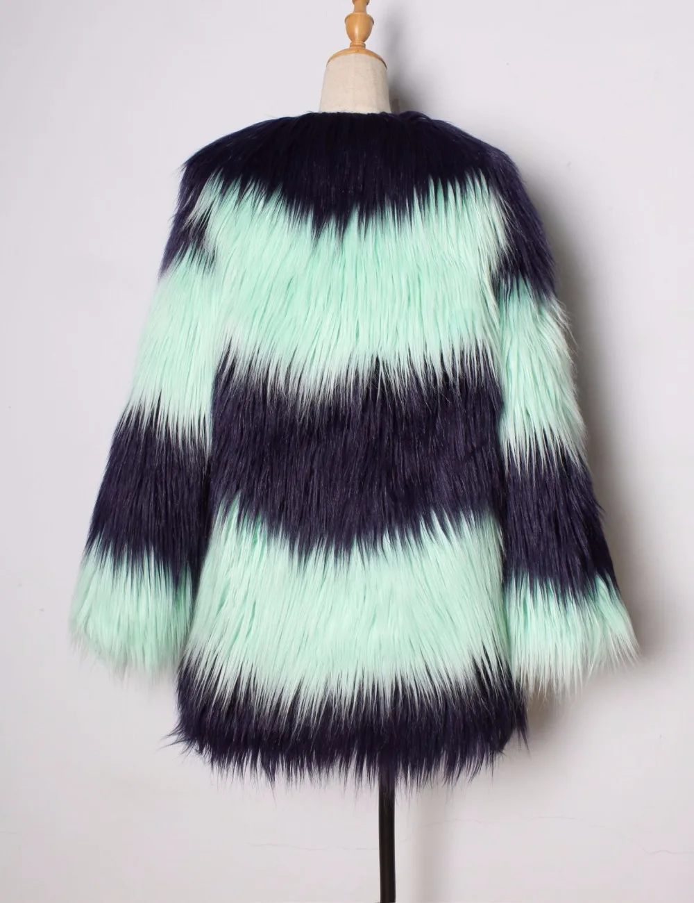 HCYO 2019 Winter Coats Women Long Faux Fur Coat V-neck Casual Female Patchwork Fur Jackets Overcoats Plus Size S-3XL 2 Colors (12)