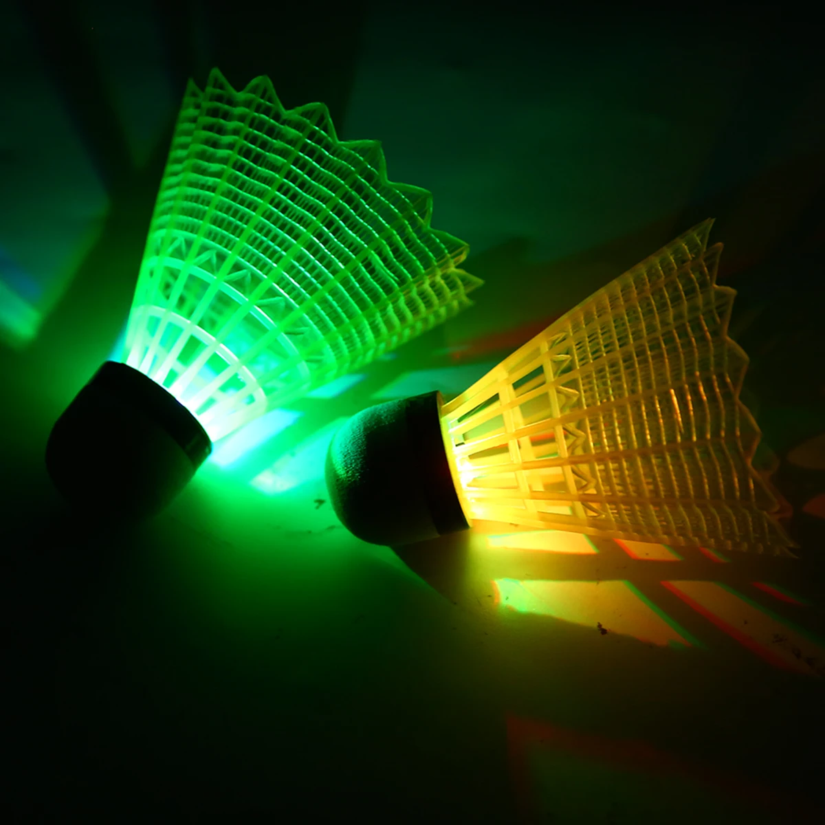 8Pcs LED Badminton Shuttlecock Nylon Night Lighting Birdies Shuttlecocks Dark Night Light Colorful Badminton Shuttlecock