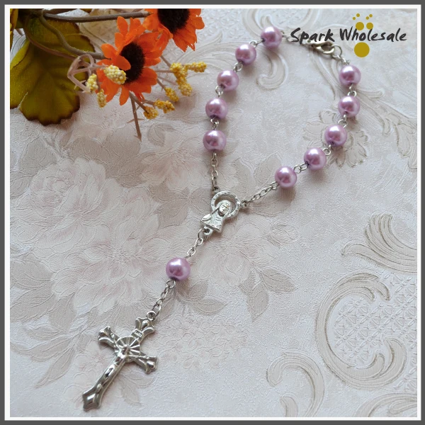 50 pçs/lote Religiosa Pulseira Imitação de Pérolas De Vidro Roxo Rosário Católica Mini Rosário Comunhão Batismo Favores do Bebê das Crianças