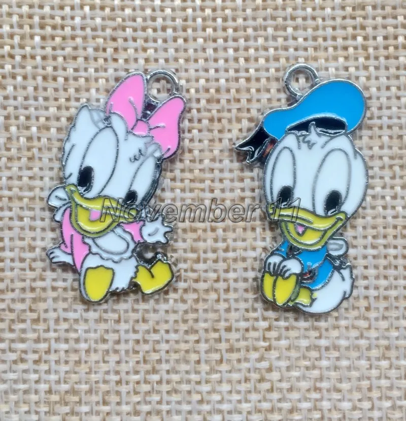 20pcs Donald duck daisy METAL Charm Pendentif À faire soi-même Collier Jewelry Making
