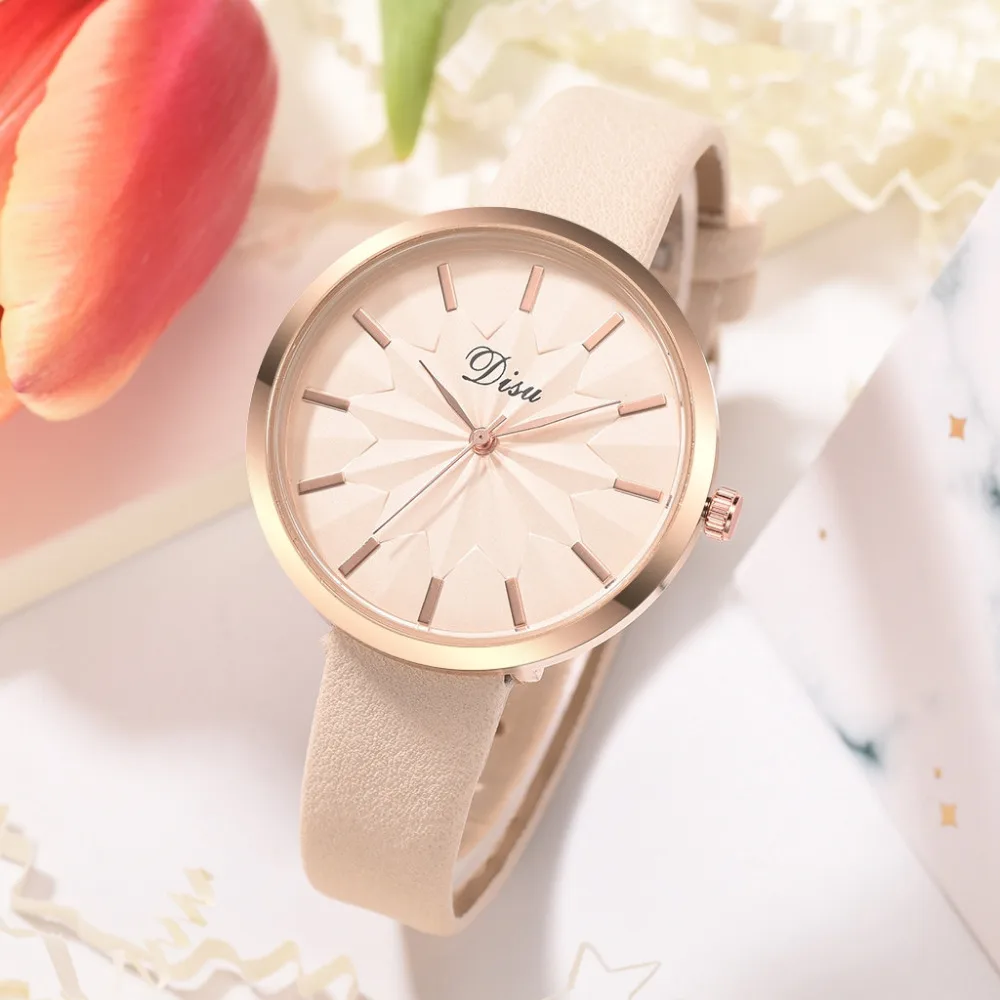 бежевые часы