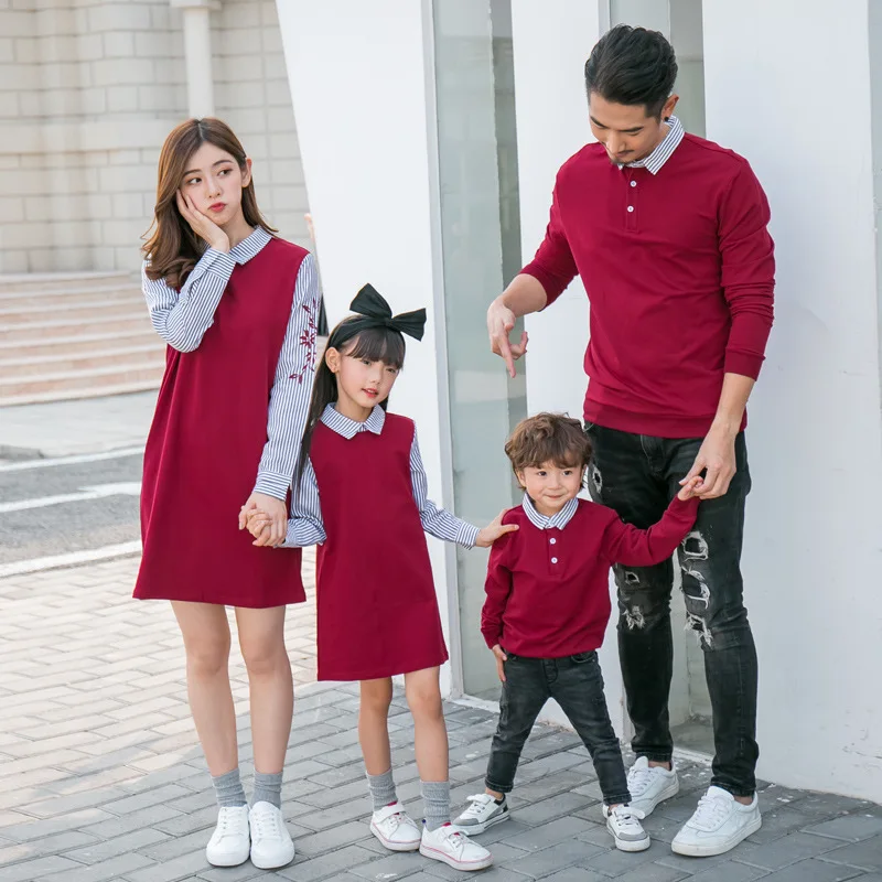 Весенне-осенние одинаковые комплекты для семьи платье из двух предметов для мамы и дочки свитера для папы и сына детские длинные рубашки