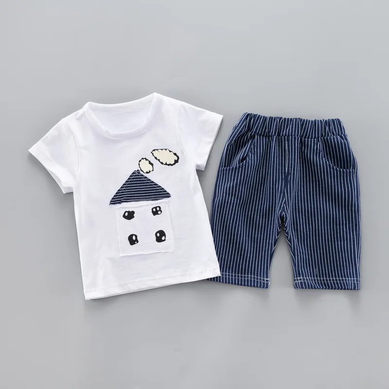 Милая футболка с рисунком дома для маленьких мальчиков; комплект летней одежды; короткие штаны в полоску; одежда для детей; рубашка с короткими рукавами; костюм для мальчиков