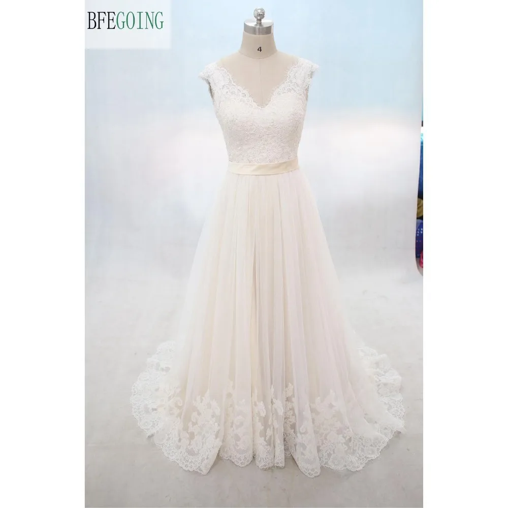 

Ivory Lace Tulle A-line Wedding Dress V-Neck Floor -Length Chapel Train Sleeveless Real/Original Photos Custom made