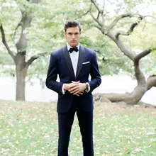 Темно-синие жениха Смокинги для женихов Черная шаль нагрудные итальянский Стиль мужские свадебные Пром ужин Костюмы дружки Best человек костюм мужской костюм