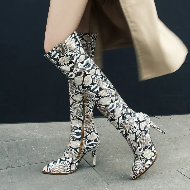 

2019 Fashion Snake Print Knee High Boots Women Leather Super High Heel Boots Pointed Toe Zipper Autumn Winter Ladies Shoes White