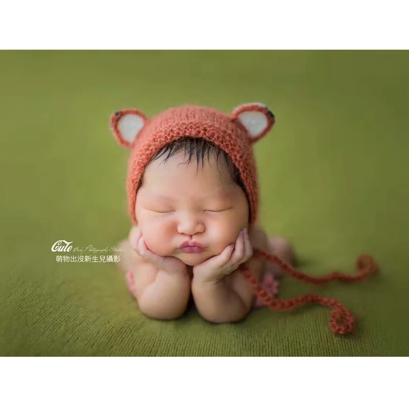 Головной убор для новорожденных с изображением лисы ручной вязки|newborn props|hat