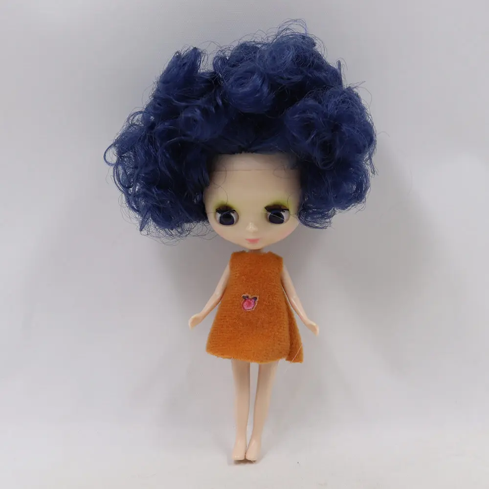 Petite Blythe Лӯхтак бо мӯйи кабуд, чашмони кушода/пўш ва бадани хамшаванда 1