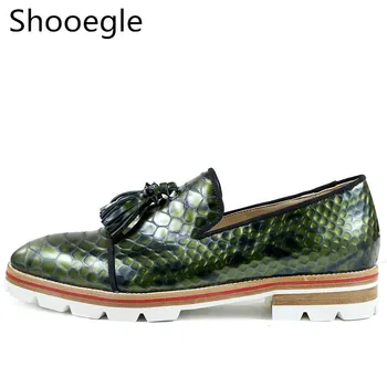 

Vintage Style Spring Men Driving Shoes High Quality Slip On Tassel Loafers Chaussure Homme Mens Party Wedding Shoes Flats