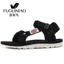 Fuguiniao бренд Для мужчин Повседневное пляжная обувь Высокое качество летние сандалии мягкая подошва Мода Для мужчин Hook& Loop сандалии Мужская обувь C846111