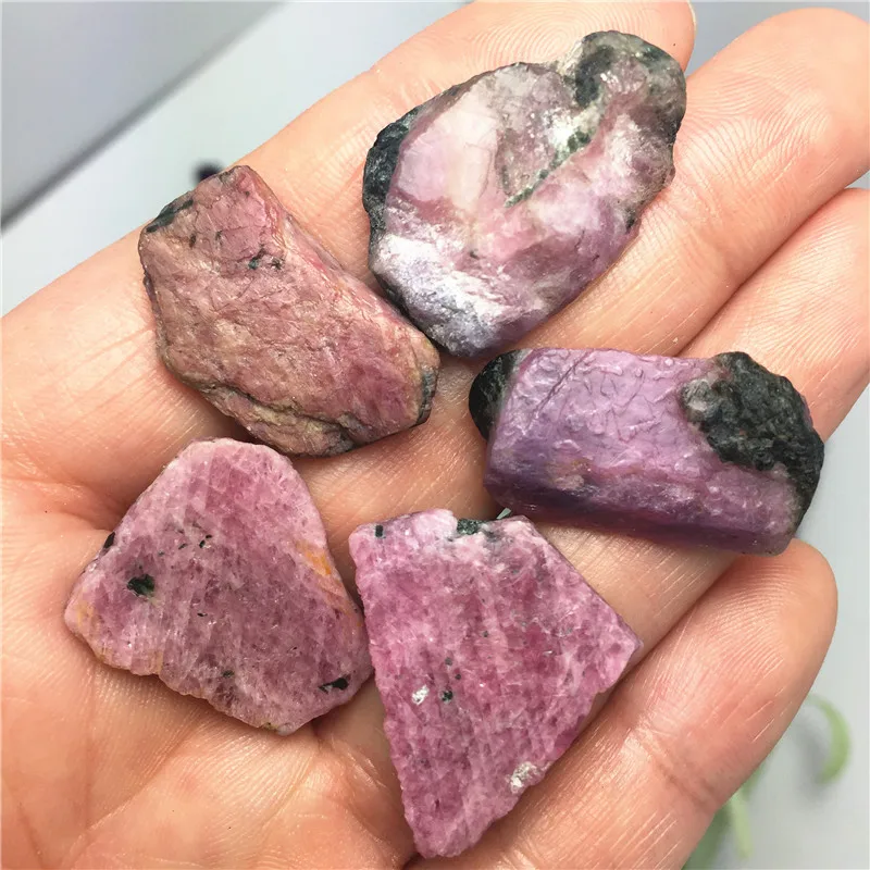 4 (8)