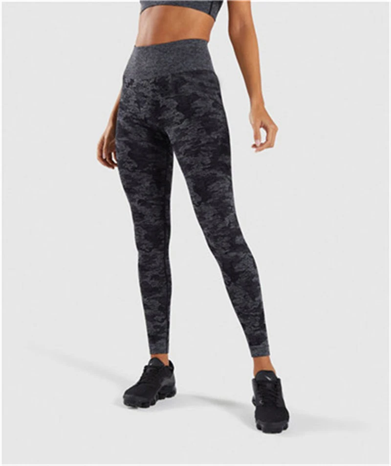 Camo_Seamless_Legging_Black_A-Edit_ZH_1440x