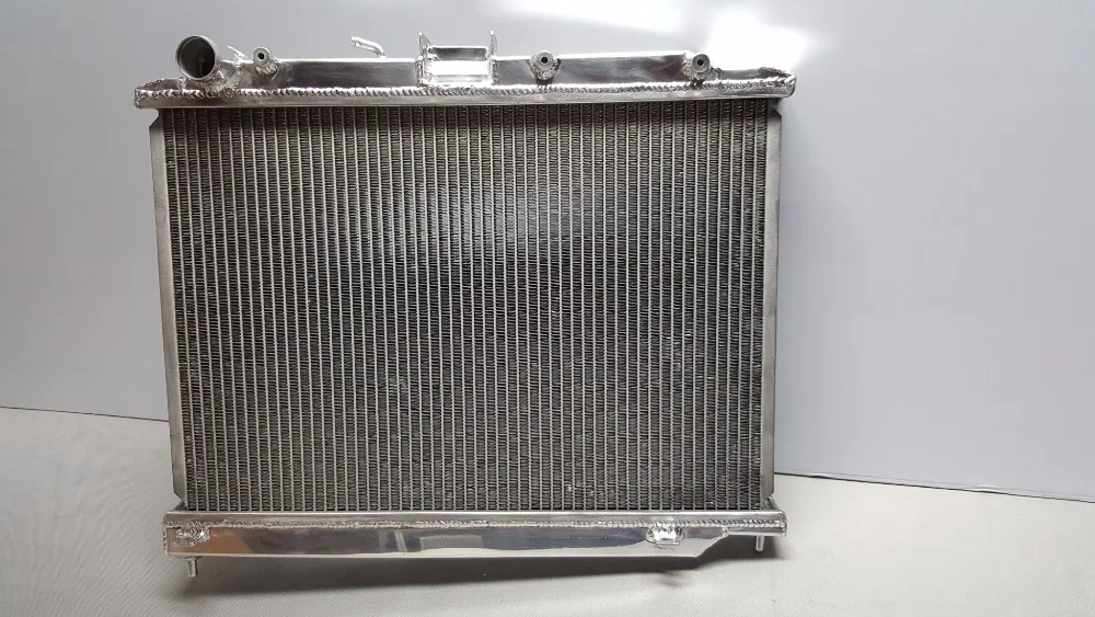 

Golpher High Quality Perfomance Aluminum Radiator For CARAVAN URVAN NV35 E26