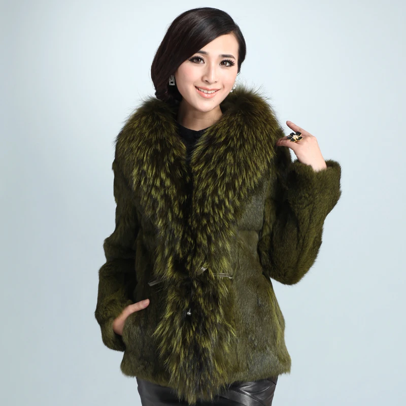 Topfurmall) и выше, зимние сапоги из натуральной с натуральным кроличьим мехом пальто с отделка мехом енота Для женщин меховое пальто Дамская одежда VK0350 - Цвет: Army Green
