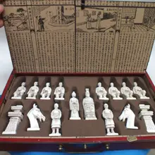 Изысканный китайский классический деревянный кожаный ящик с древними фигурами статуя шахматы набор