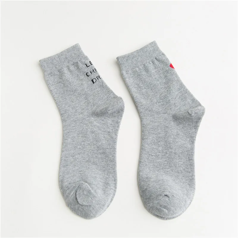 Женские носки Осенние новые модные стильные хлопковые дезодорирующие носки персональные буквы сердца милые короткие длинные носки для женщин