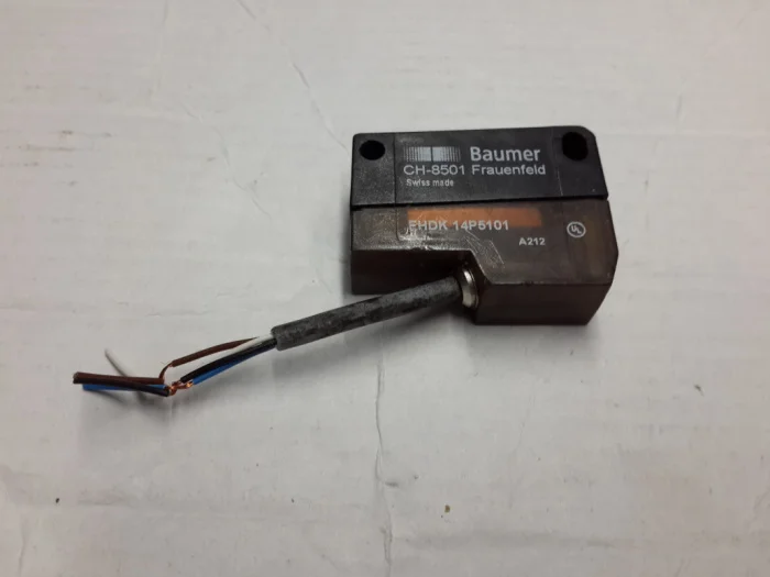 

Spot home furnishings Germany FHDK 14 p5101 selling Baumer diffuse photoelectric - switch