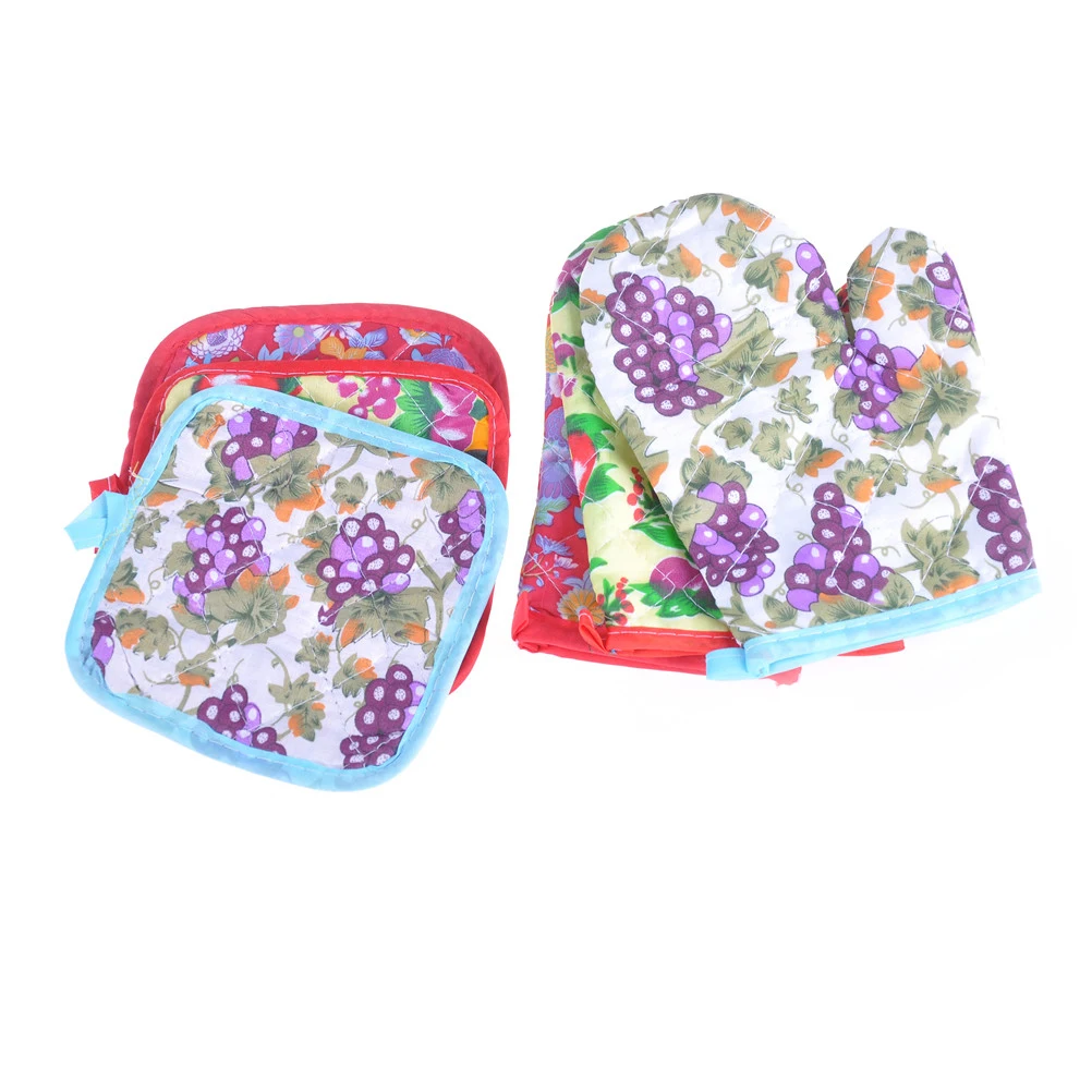 Cute Kitchen Cooking Microwave Oven Mitt Insulated Non slip Glove Thickening High Temperature