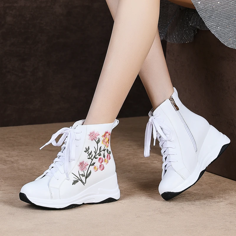 

Handmade Genuine Leather Women Boots Floral Print Lace Up Ankle Boots Woman Spring Autumn Women Cow Leather Shoes Casual Shoes