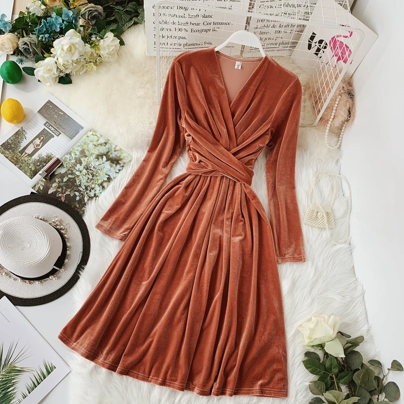 

HISUMA 2019 spring new Retro women Pure Velvet V-neck Cross-laced Daisy A-shaped Dresses female solid elegant waist dress