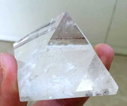 

smelt quartz CRYSTAL pyramid