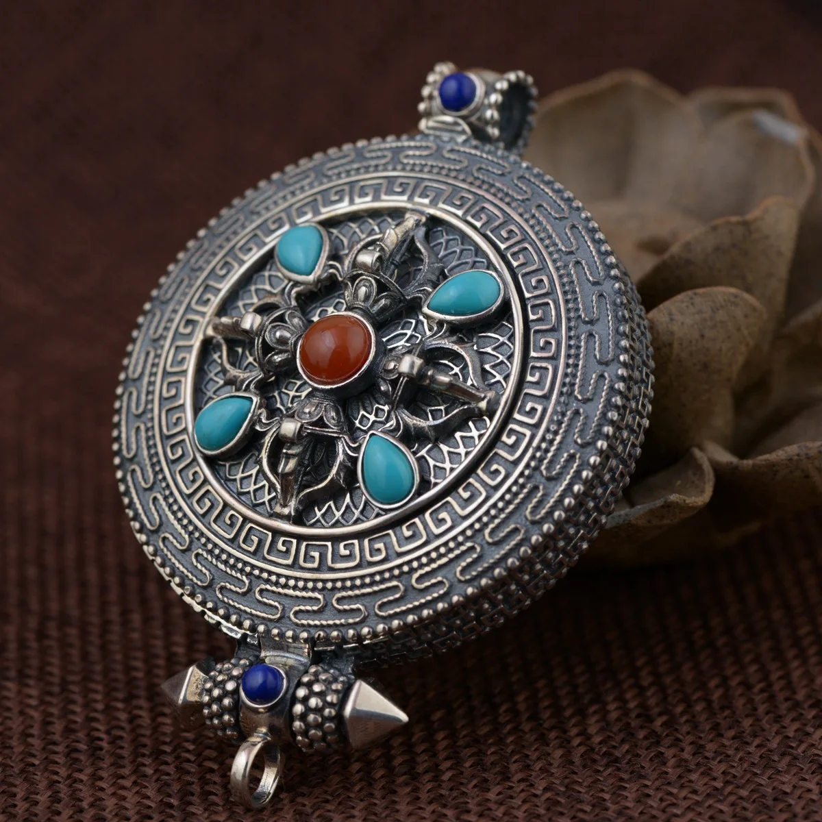 

Honk black box pendant S925 silver wholesale silver antique style Buddhism rotation dorje is new product