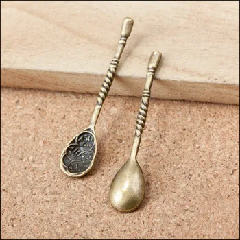 

100PCS 39x8x3mm Vintage Bronze Alloy Jewelry Findings Kawaii Spoon Shape Metal Necklace Bracelet Floating Charm Pendants
