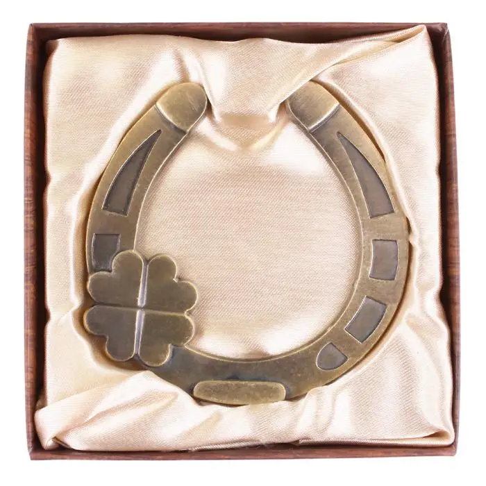 

Wholesale charms.vintage clover Russian horseshoe.retro metal crafts & art for party/home decor.plastic box gift bring good luck