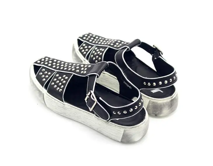 Summer outdoor sandals men's breathable rivet rome handmade cow leather men's shoes casual men sandals Summer outdoor sandals men's breathable rivet rome handmade cow leather men's shoes casual men sandals