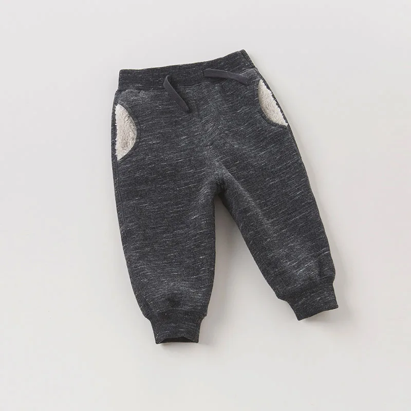 DB6532_0051_6Y3A7406