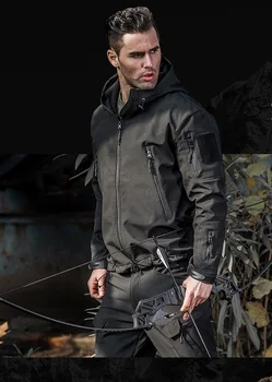 

Free shipping,man winter warm fleece coat.black waterproof thick jacket.wholesales men Tactical clothing.pockets outwear,